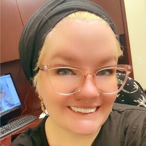 Meet your Posher, Rhia